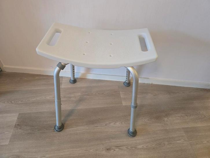 Douchekruk - In hoogte verstelbaar, Huis en Inrichting, Krukjes, Gebruikt, Kunststof, In hoogte verstelbaar, Ophalen