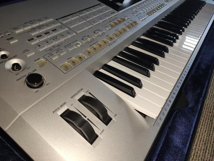 Te koop: een Yamaha Tyros 2, Muziek en Instrumenten, Keyboards, Gebruikt, 61 toetsen, Yamaha, Ophalen of Verzenden