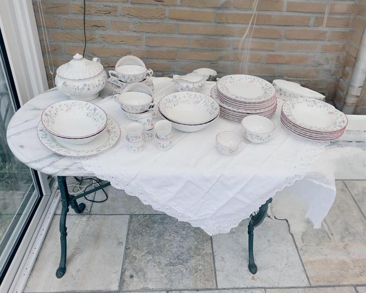 Prachtig uitgebreid servies van Johnson Brothers, Huis en Inrichting, Keuken | Servies, Zo goed als nieuw, Overige stijlen, Porselein
