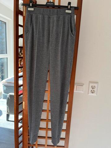 Marc Cain wollen broek, maat S beschikbaar voor biedingen