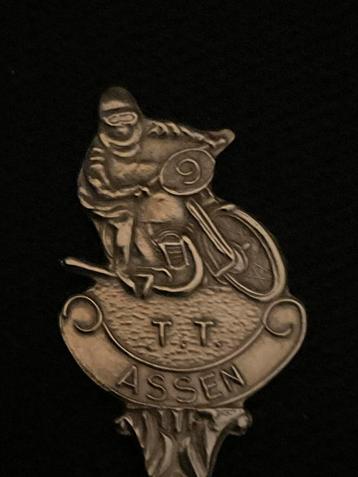 Lepeltje uit Assen beschikbaar voor biedingen