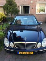 Mercedes-Benz E-Klasse 2.6 E240 Elegance Sedan AUT 2002 Blau, Auto's, Automaat, Beige, 2597 cc, Particulier