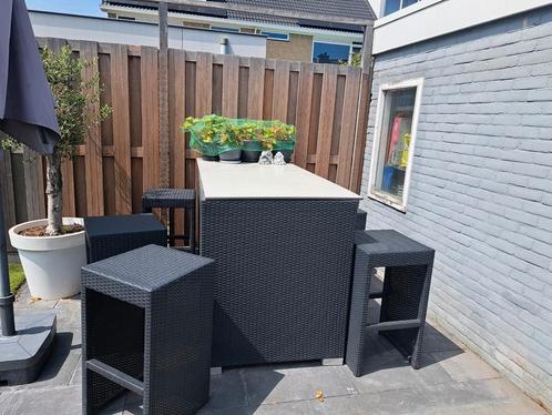 Bar tafel met 6 krukken, in gebruikte staat, Tuin en Terras, Tuinsets en Loungesets, Gebruikt, Wicker, 6 zitplaatsen, Ophalen