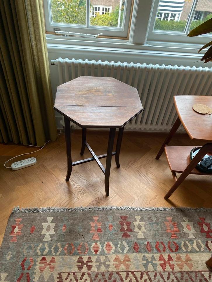 Antieke achthoekige plantentafel, Antiek en Kunst, Antiek | Meubels | Tafels, Ophalen
