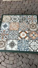 Lage tafel met tegeltjes, Huis en Inrichting, Ophalen, Gebruikt, 75 cm of meer, Rechthoekig