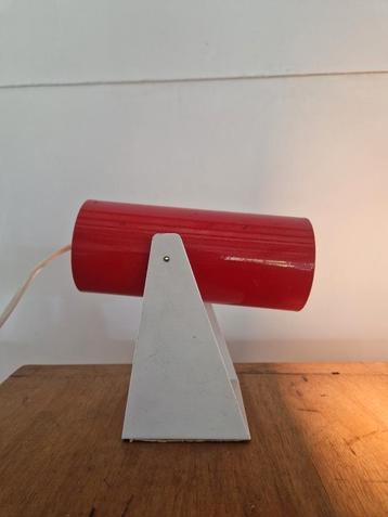 Vintage design spot wandlamp minimalistisch rood wit beschikbaar voor biedingen