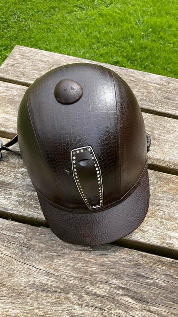 Paardrij-cap beschikbaar voor biedingen