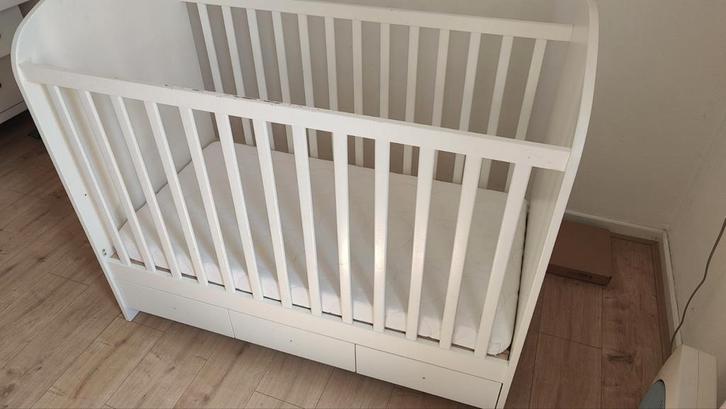 ikea ledikant GRATIS., Kinderen en Baby's, Babywiegjes en Ledikanten, Gebruikt, Ledikant, Ophalen