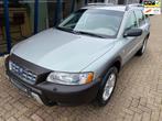 Volvo XC70 2.5 T Summum Automaat LEER / PDC / TREKHAAK, Auto's, Volvo, Automaat, Gebruikt, XC70, 2521 cc