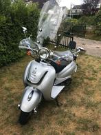 Fosti Grande Retro scooter, Fietsen en Brommers, Snorfietsen en Snorscooters, Zo goed als nieuw, Benzine, Ophalen, Overige merken