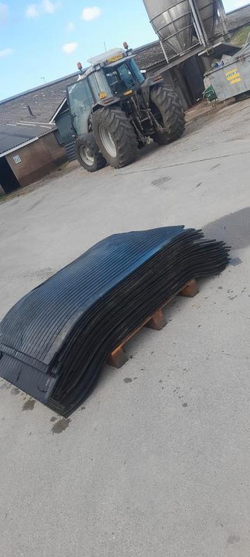 Rubbermatten beschikbaar voor biedingen