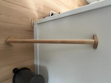Roede IKEA bruin hout 75 cm €5