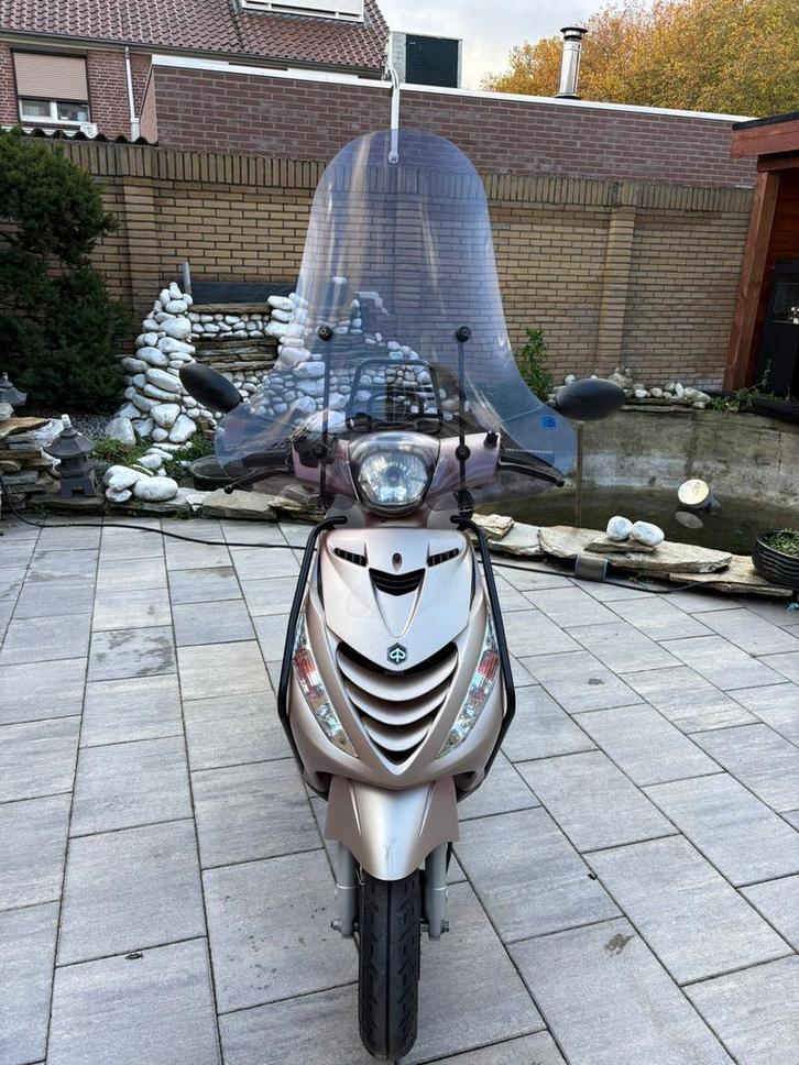 Piaggo Zip Scooter - Roze, Fietsen en Brommers, Scooters | Piaggio, Zo goed als nieuw, Zip, Benzine, Ophalen