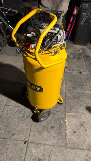 Stanley W8213343stn Compressor 100l 10 Bar Olievrij beschikbaar voor biedingen