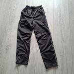 Zwarte sportbroek met witte streep - Maat S jongens!!, Ophalen of Verzenden, Zo goed als nieuw, Overige maten, Zwart