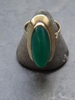Vintage geelgouden ring met chrysopraas steen ring goud, Gebruikt, Ophalen of Verzenden, Kleiner dan 17, Met edelsteen