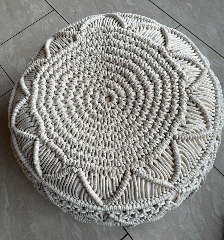 Poef, Ottoman, macramé., Huis en Inrichting, Banken | Voetenbanken en Poefen, Zo goed als nieuw, 50 tot 75 cm, Minder dan 50 cm