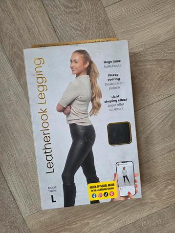 Leatherlook Legging Maat L beschikbaar voor biedingen