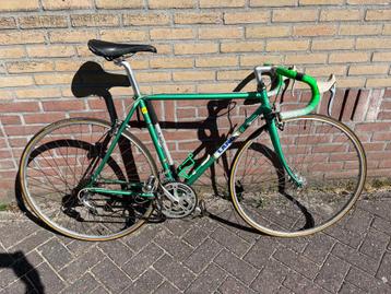 Vintage racefiets beschikbaar voor biedingen