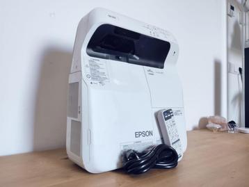 Epson beamer EB670 Pro Ultra Short Throw | 3100 lumen | beschikbaar voor biedingen