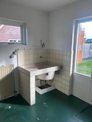 Vintage Lavet wasbak beschikbaar voor biedingen