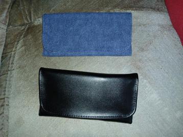 Mooie Atomic tabakhoesjes beschikbaar voor biedingen