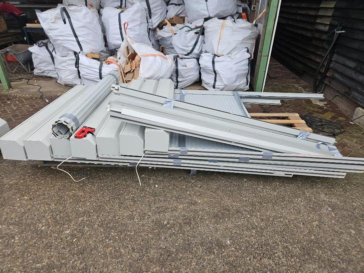 Partij elektrische rolluiken rolluik shutter ( 044 ), Doe-het-zelf en Verbouw, Rolluiken, Gebruikt, 200 cm of meer, 200 cm of meer