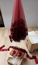Prachtige Bruidssluier met Details, Ophalen of Verzenden, Zo goed als nieuw, Rood, Accessoires