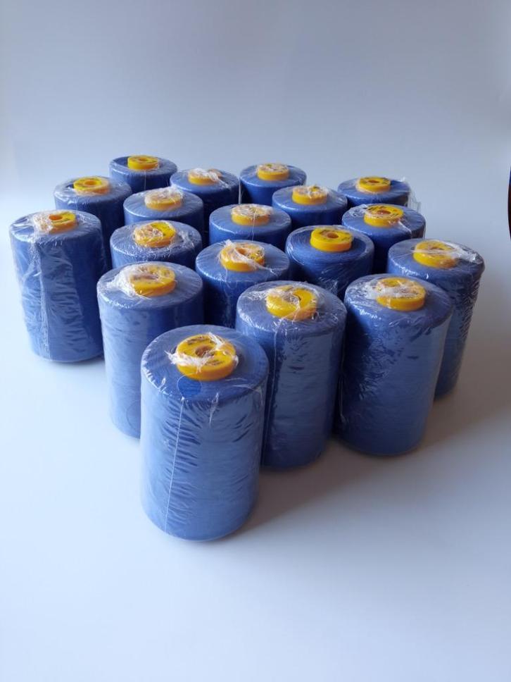10 cones kobalt blauw lockgaren Bison 100% katoen 5000m 60D, Hobby en Vrije tijd, Naaien en Fournituren, Nieuw, Garen of Naald(en)