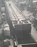 Het 'bakken' van Philips beeldbuizen in een tunneloven 1955, Ophalen