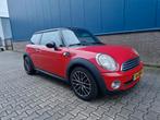 Mini 1.6 16V Cooper 2008 Rood | Nette auto |, Auto's, Mini, Voorwielaandrijving, 4 cilinders, 4 stoelen, Leder en Stof