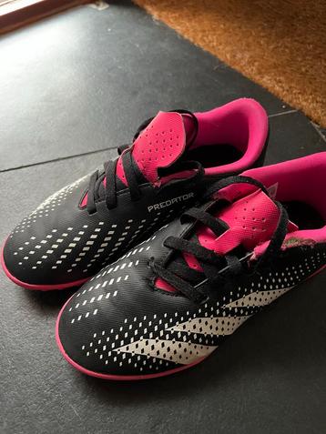 Adidas Predator Voetbalschoenen Maat 32 beschikbaar voor biedingen