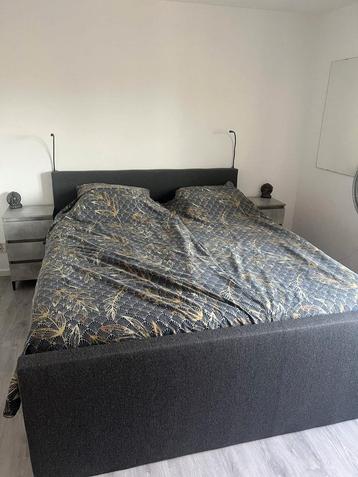 Boxspring 180x210 Moet weg!!