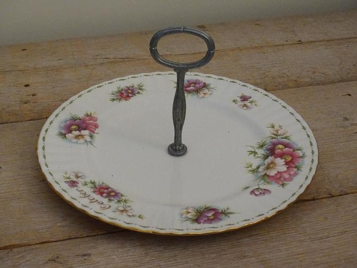 Servies, Royal Albert, Flowers of the Month Series, z.g.a.n., Antiek en Kunst, Antiek | Servies los, Ophalen of Verzenden