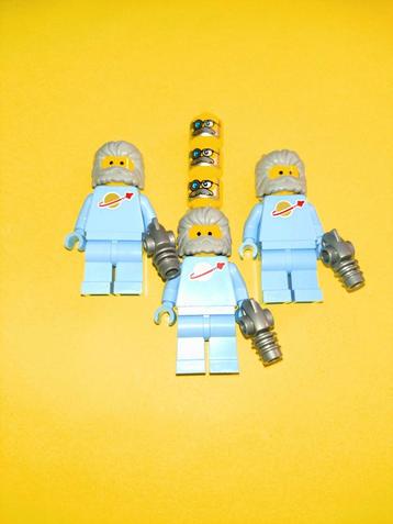 LEGO SPACE LIGHT BLUE CLASSIC SPACEMAN FIGUREN/POPPETJES beschikbaar voor biedingen