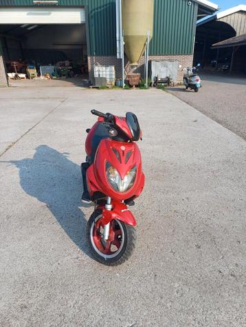 Scooter 70cc keeway focus 2 takt  beschikbaar voor biedingen