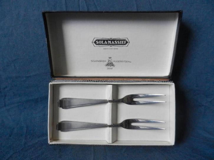 Twee serveervorkjes Sola Zeist model 840 orginele doos Mint, Antiek en Kunst, Antiek | Bestek, Ophalen of Verzenden