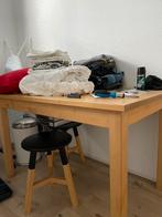 Stevige vierkante tafel + 2 krukjes | Bieden, Ophalen, Zo goed als nieuw, Hout