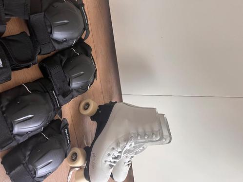 Complete rolschaats set met verstelbare maat (3 keer gebruik, Kinderen en Baby's, Speelgoed | Buiten | Rolschaatsen, Zo goed als nieuw