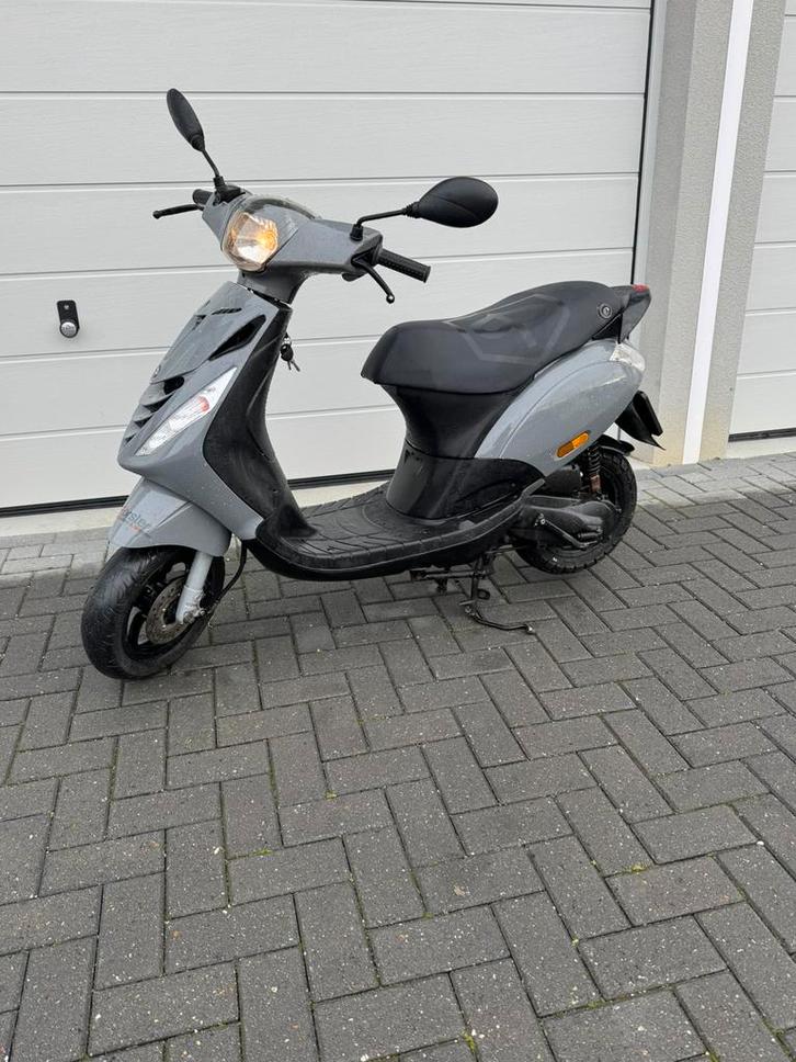 Piaggio zip 50cc 2t, Fietsen en Brommers, Scooters | Piaggio, Zo goed als nieuw, Zip, Maximaal 25 km/u, Tweetakt, Ophalen of Verzenden