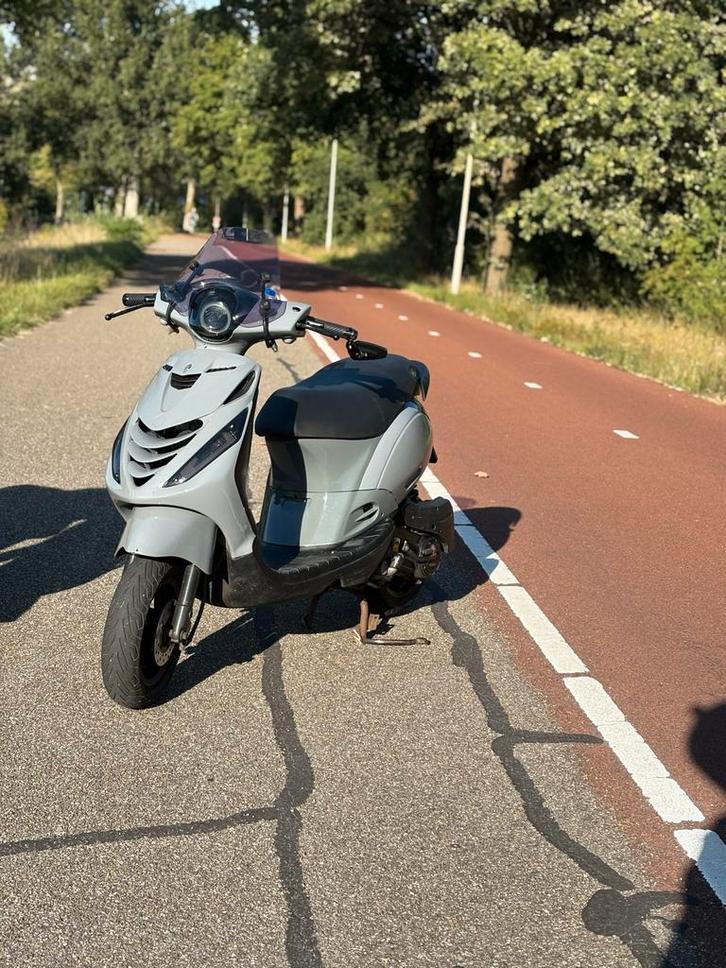 Piaggio Zip 4T 80cc, Fietsen en Brommers, Scooters | Yamaha, Gebruikt, Overige modellen, Maximaal 45 km/u, Benzine, Ophalen