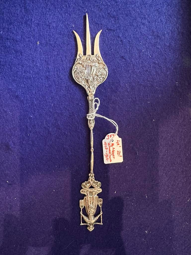 Zilveren Cakevork Oud Hollands tafereel 835/1000, Antiek en Kunst, Antiek | Bestek, Ophalen of Verzenden