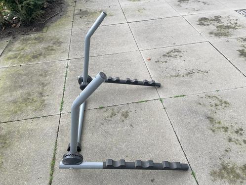 Inklapbare wandhouder muurbeugel fietsophangsysteem aan muur, Fietsen en Brommers, Fietsaccessoires | Fietsenrekken, Zo goed als nieuw
