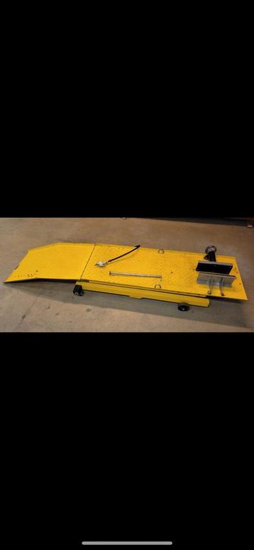 Motor hef tafel gezocht! beschikbaar voor biedingen