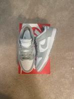 Nike dunk low grey fog 42, Nieuw, Ophalen of Verzenden, Wit, Sneakers of Gympen