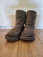 UGG classic short Grey, UGG, Verzenden, Lage of Enkellaarzen, Zo goed als nieuw