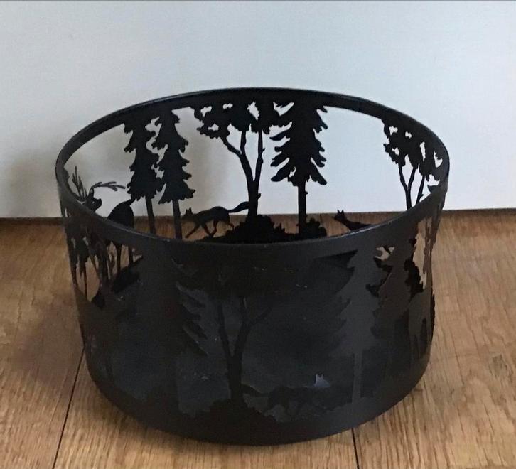 Metalen opengewerkte schaal met kerstmotief., Diversen, Kerst, Zo goed als nieuw, Ophalen of Verzenden