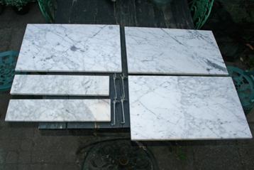 Antieke marmeren wastafelplaten (3x) en planchetten (2x) beschikbaar voor biedingen