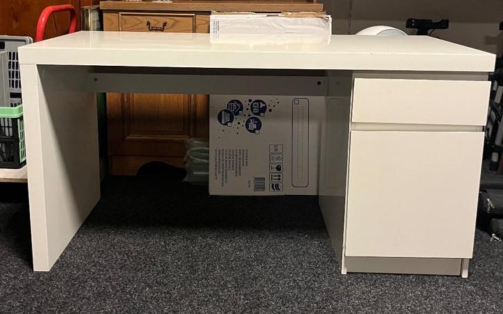 IKEA bureau Malm, Huis en Inrichting, Bureaus, Gebruikt, Bureau, Ophalen