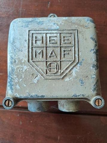 Heemaf wandcontact doos 1930 voor de verzamelaar. beschikbaar voor biedingen